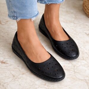 VOLKS WALKERS Women’s 1219 Leather Shoes – Black | Comfort Slip-On Flats